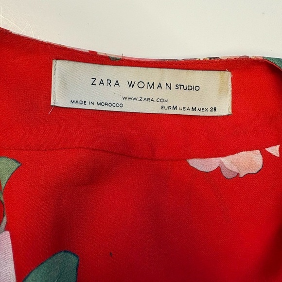 Zara red floral printed 3/4 sleeve satiny silky short robe women's size Medium - Picture 6 of 7